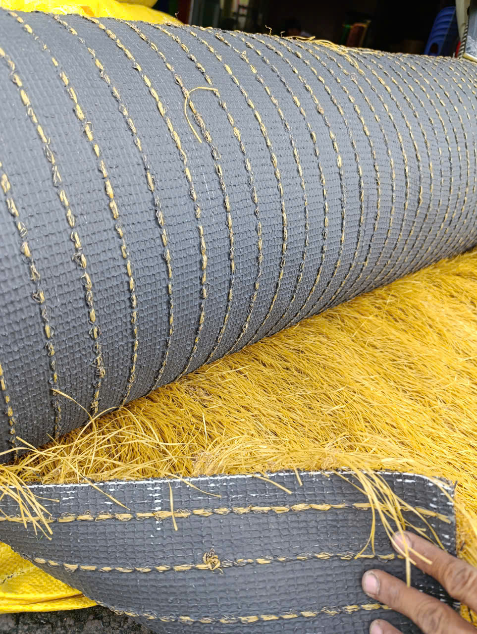Thảm cỏ rơm nhân tạo
