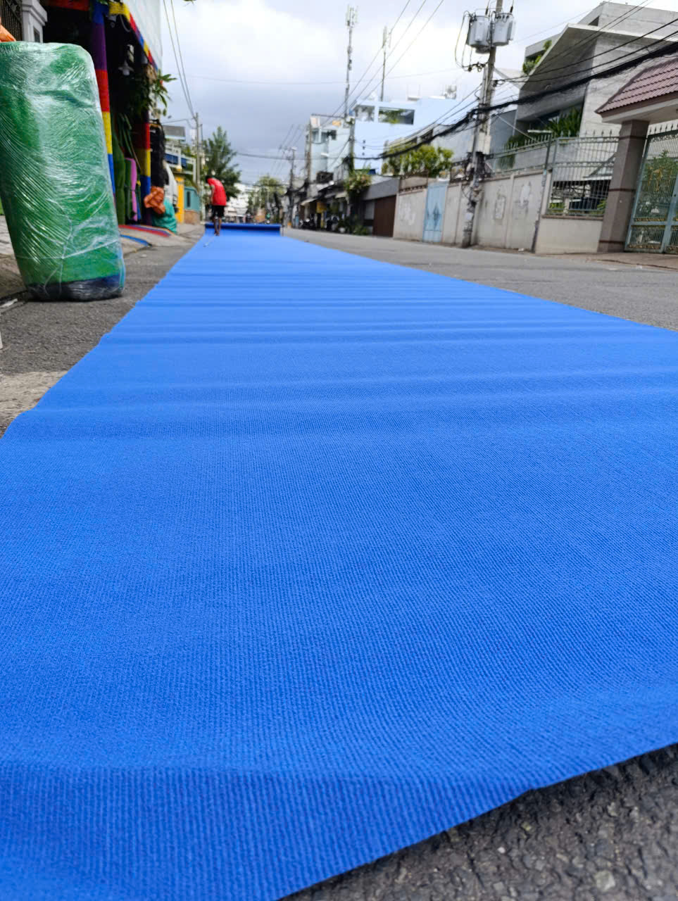Thảm nỉ xanh dương