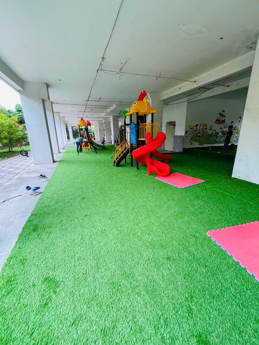 Thảm cỏ chất lượng trải trường học ở TP. HCM