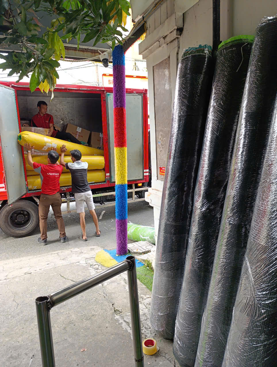 Mua lẻ thảm cỏ giá rẻ ở Hồ Chí Minh, Bình Dương, Long An, Càu Mau, Kiên Giang, Tây Ninh, Đồng Tháp, Sóc Trăng, Đồng Nai, Bạc Liêu, Bến Tre, Bình Phước, Gia Lai, Lâm Đồng, Bà Rịa - Vũng Tàu